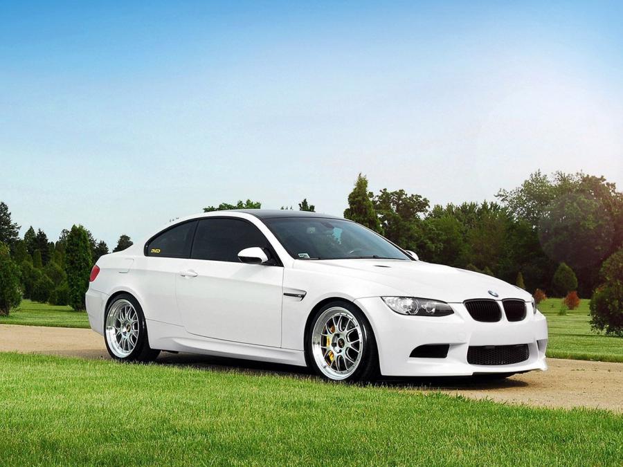  BMW M3 White by IND Distribution 2011 года  (фото 5 из 5)